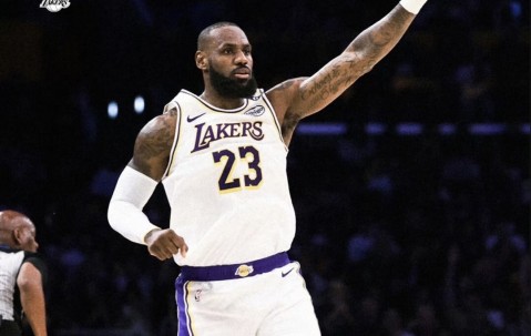 AG体育官网-湖人队全队发挥出众,以团结战胜对手为主